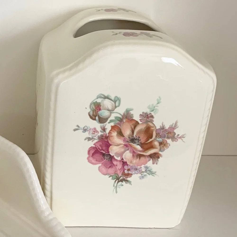 Vintage 60’s bathroom vanity set